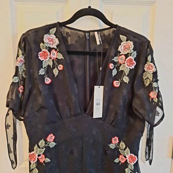 NEW Topshop Patterned Black V-Neck Sheer Midi Dress with Embroidery, Size 12 - Picture 2 of 11